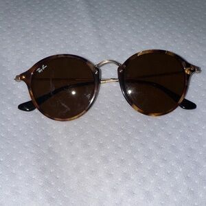 Ray-Ban Classic Tortoise Round Sunglasses